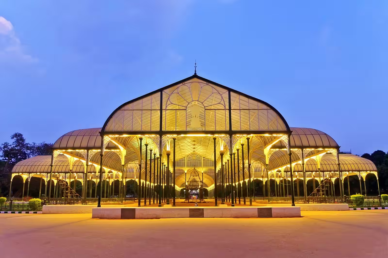 Film fixers in Indore at Lal Bagh Palace